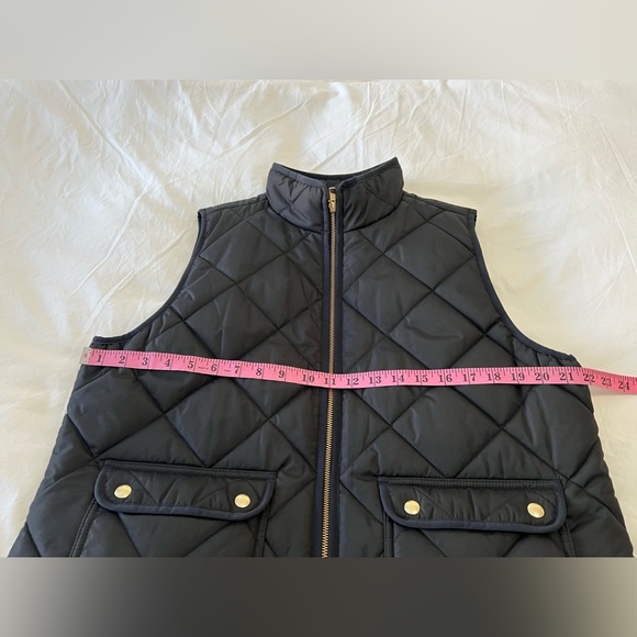 J. Crew Factory | Women’s SZ XL | Black Quilted Puffer Vest | EUC - Picture 3 of 10